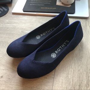 Navy Rothy’s Size 7 EUC
